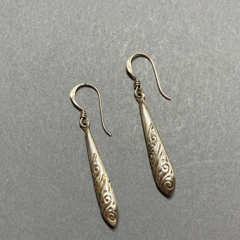 Vintage sterling silver long teardrop embossed earrings